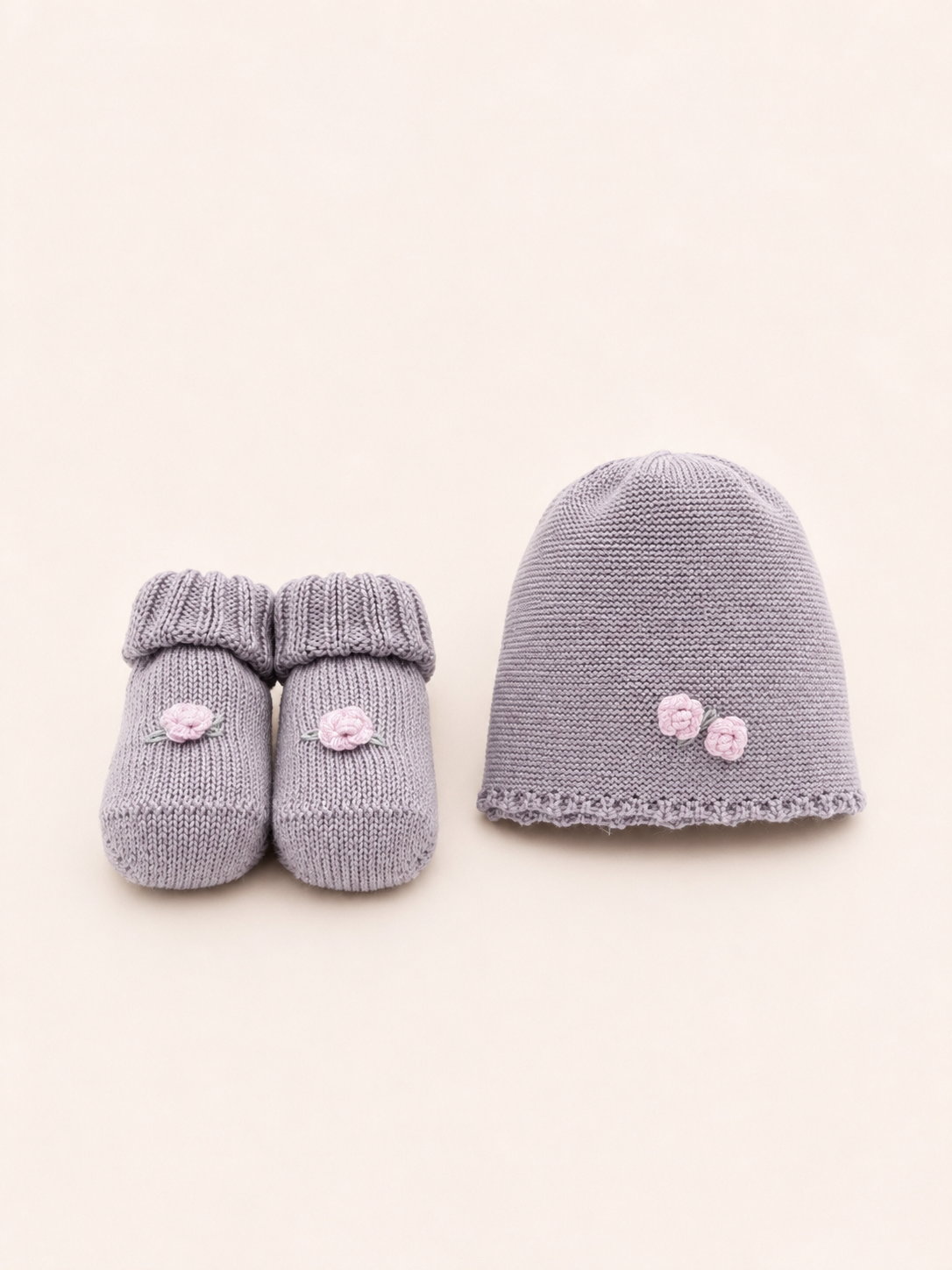 Set cappellino e scarpette lilla