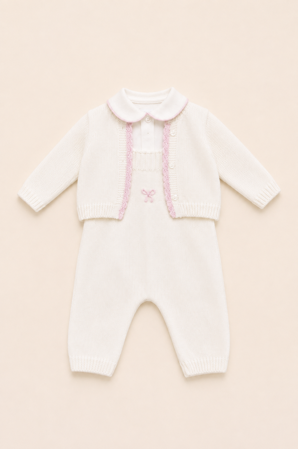 Set salopette bianco e rosa