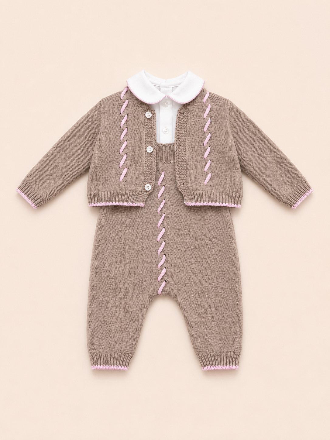 Set salopette beige e rosa