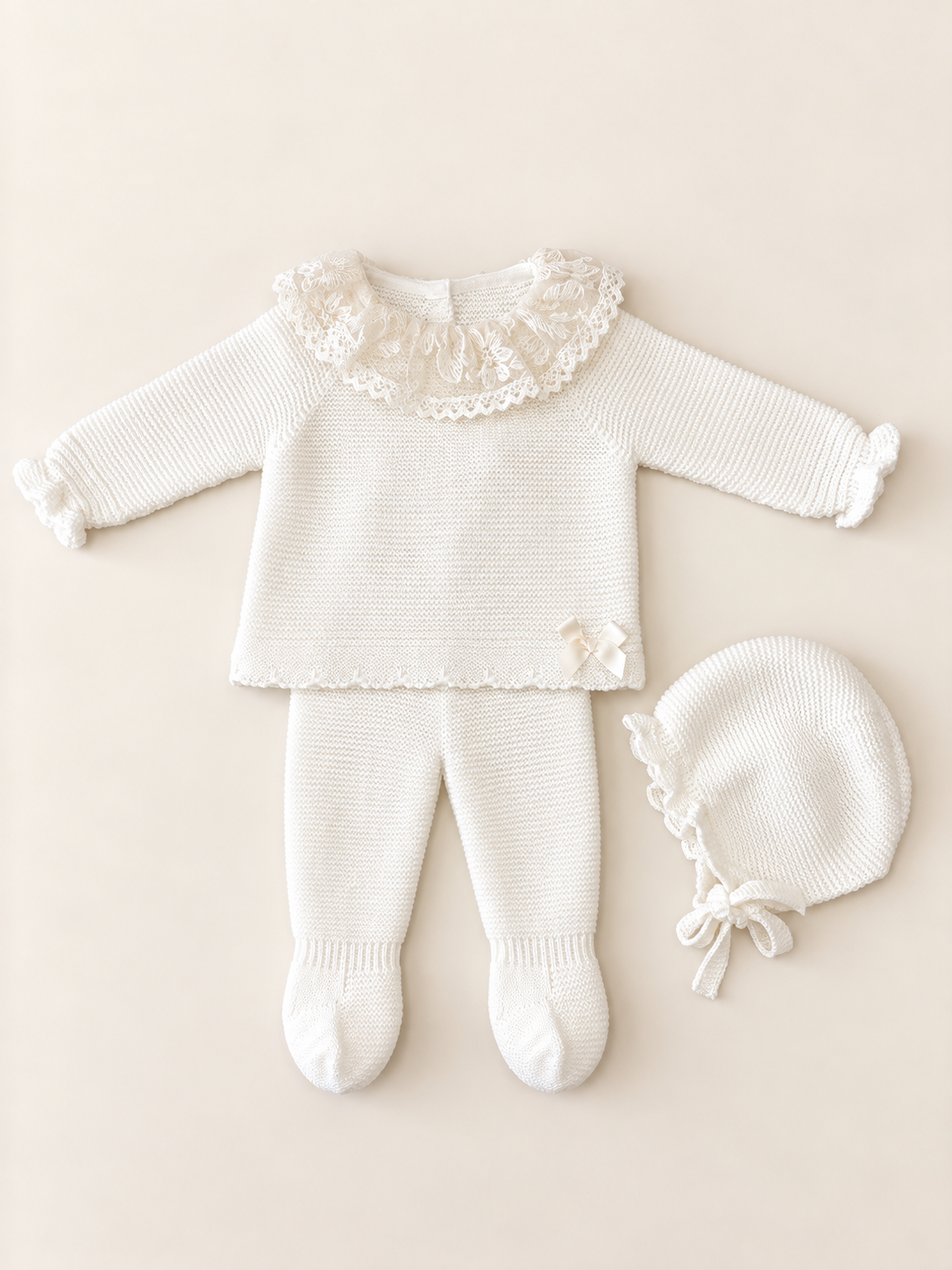 Set tre pezzi con colletto in pizzo avorio