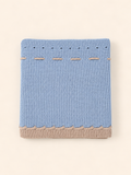 Copertina celeste dettaglio beige
