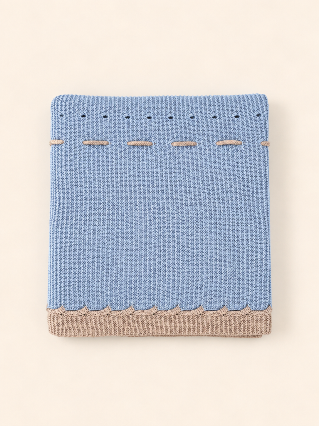Copertina celeste dettaglio beige