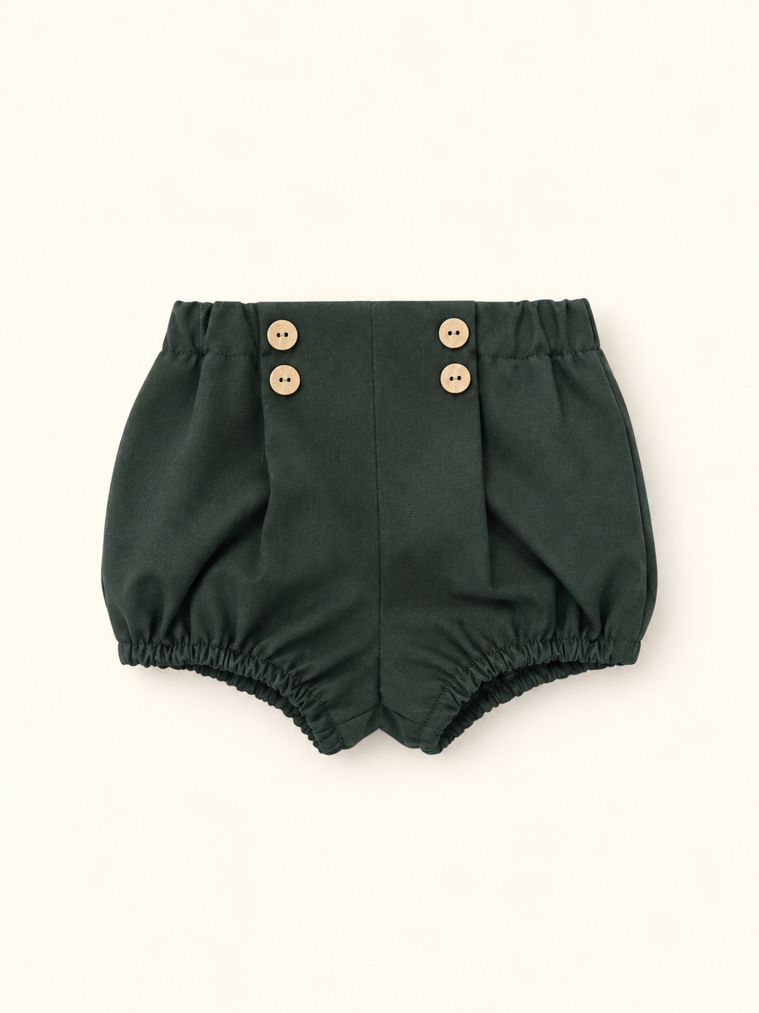 Pantaloncini verde con bottoncino